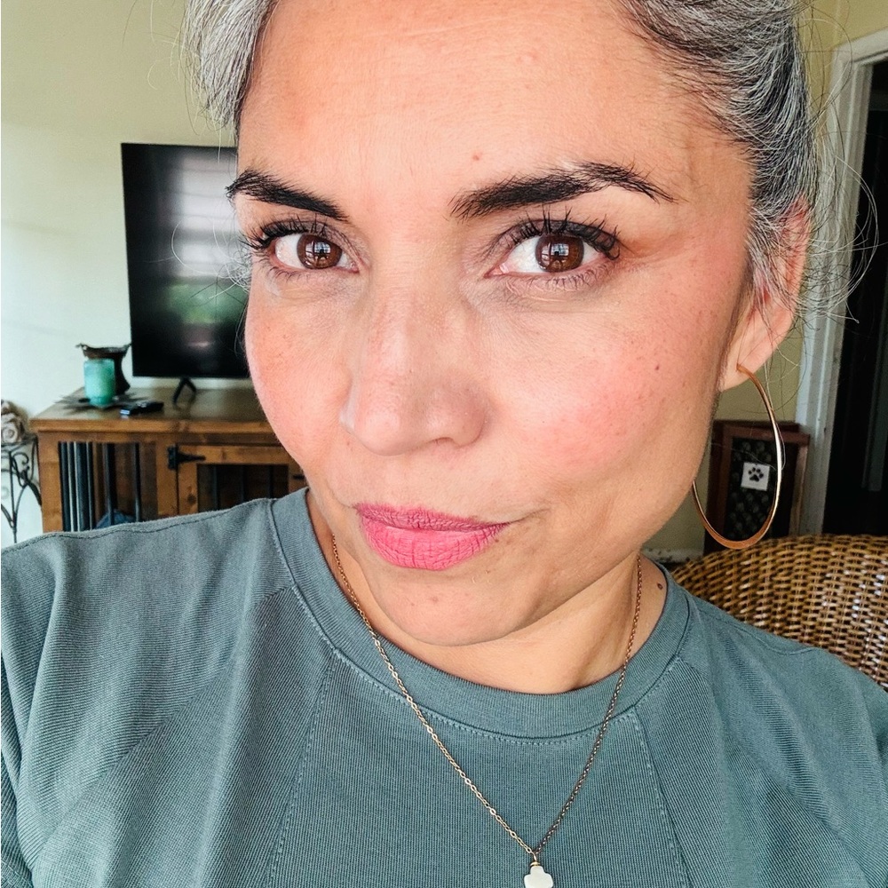 Meet your Posher, Dinorah